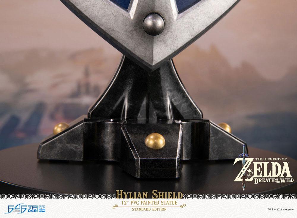 The Legend of Zelda Breath of the Wild - Hylian Shield, PVC Statue Standard Edition 29 cm