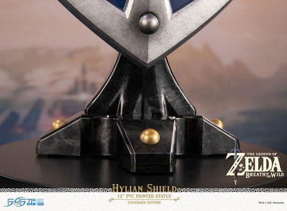 The Legend of Zelda Breath of the Wild - Hylian Shield, PVC Statue Standard Edition 29 cm