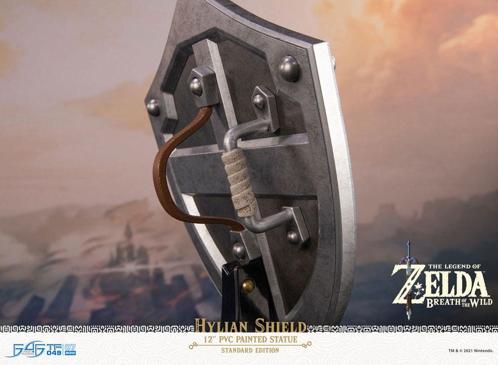 The Legend of Zelda Breath of the Wild - Hylian Shield, PVC Statue Standard Edition 29 cm