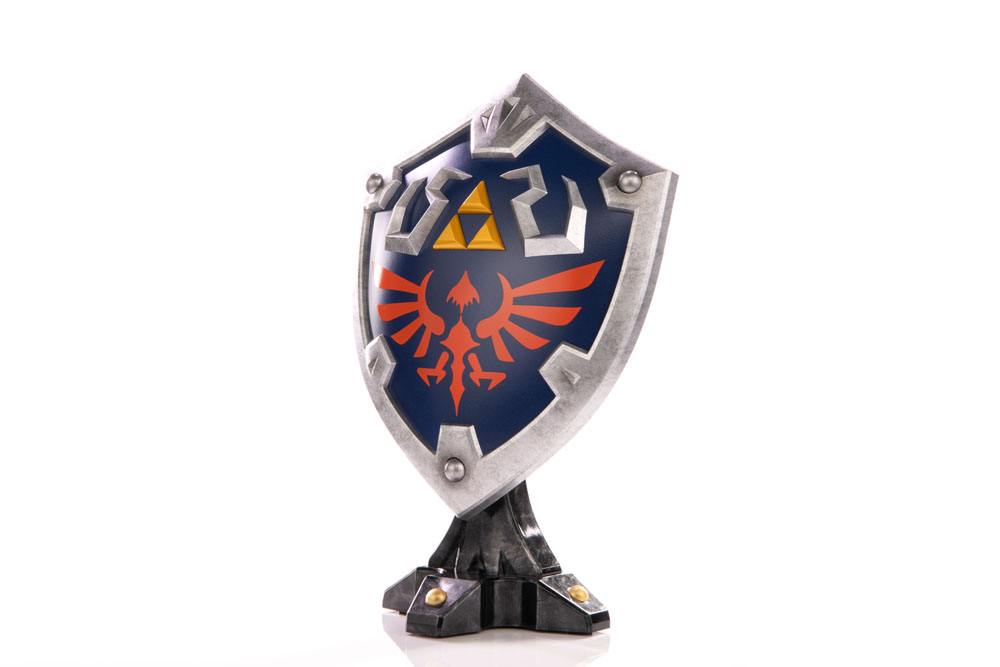 The Legend of Zelda Breath of the Wild - Hylian Shield, PVC Statue Standard Edition 29 cm