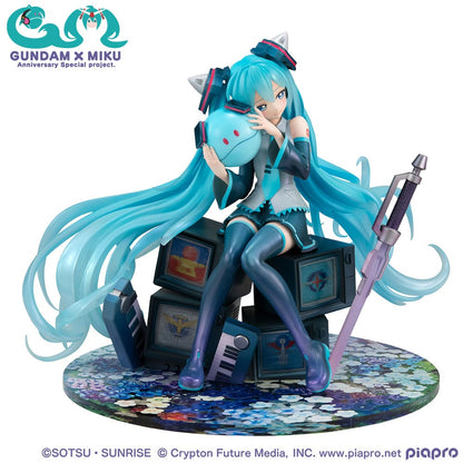 Mobile Suit Gundam x Hatsune Miku - Hatsune Miku, x OO GundamLucrea PVC Statue 45th Anniversary 17 cm