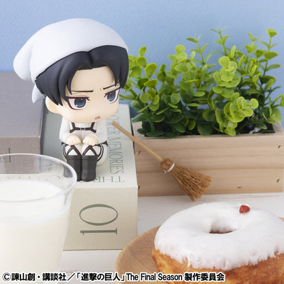 Attack on Titan - Levi Ackerman Look Up PVC Statue Cleaning up Ver. 11 cm