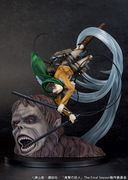 Attack on Titan -  Levi vs Beast Titan PVC Statue 1/7 Ver. 28 cm