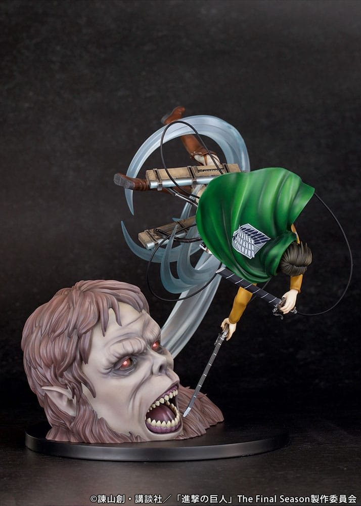 Attack on Titan -  Levi vs Beast Titan PVC Statue 1/7 Ver. 28 cm