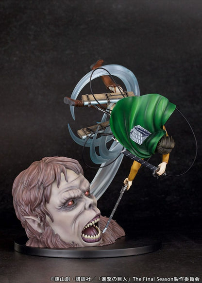 Attack on Titan -  Levi vs Beast Titan PVC Statue 1/7 Ver. 28 cm